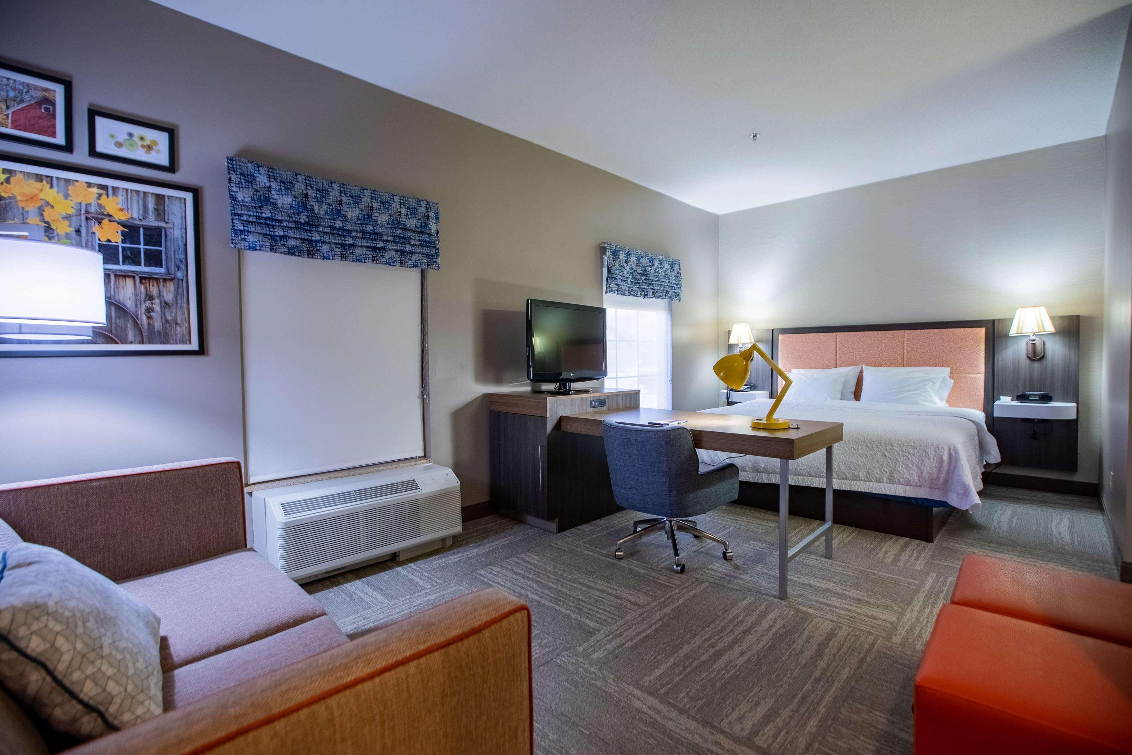 Hampton Inn Hadley-Amherst Area מראה חיצוני תמונה