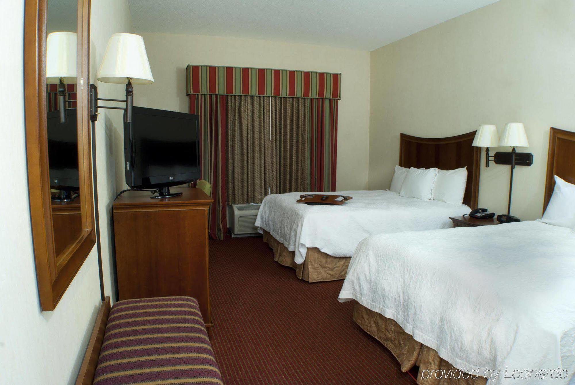 Hampton Inn Hadley-Amherst Area חדר תמונה